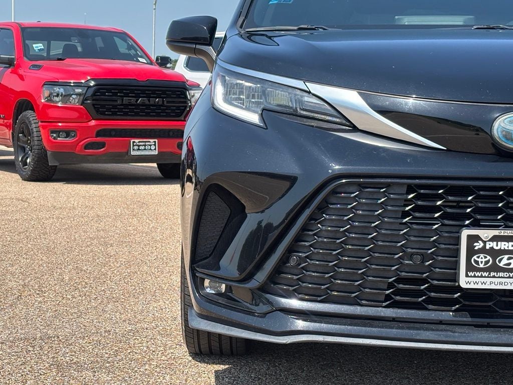 2021 Toyota Sienna XSE 7 Passenger