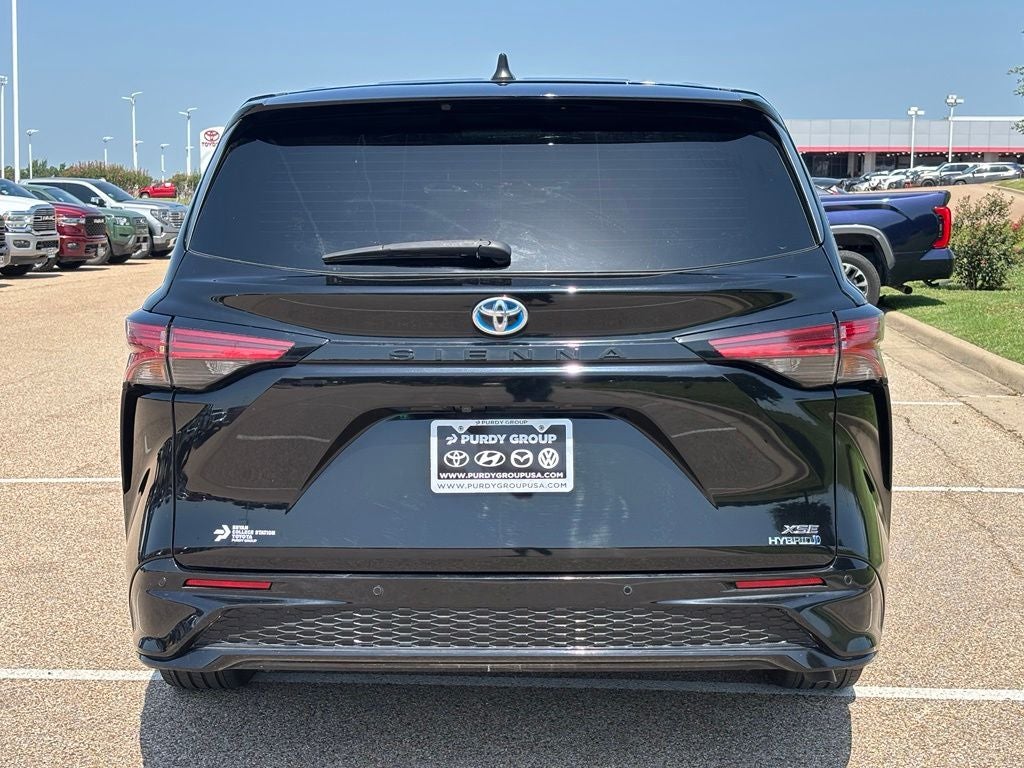 2021 Toyota Sienna XSE 7 Passenger