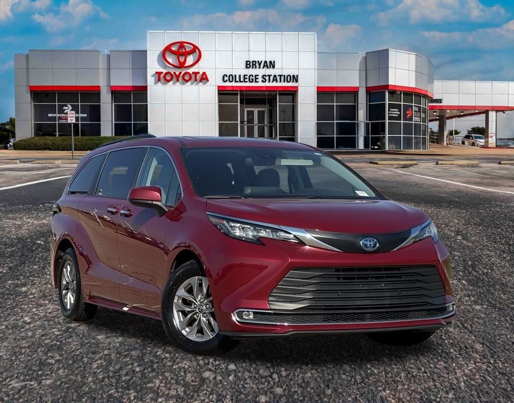 2023 Toyota Sienna XLE 8 Passenger