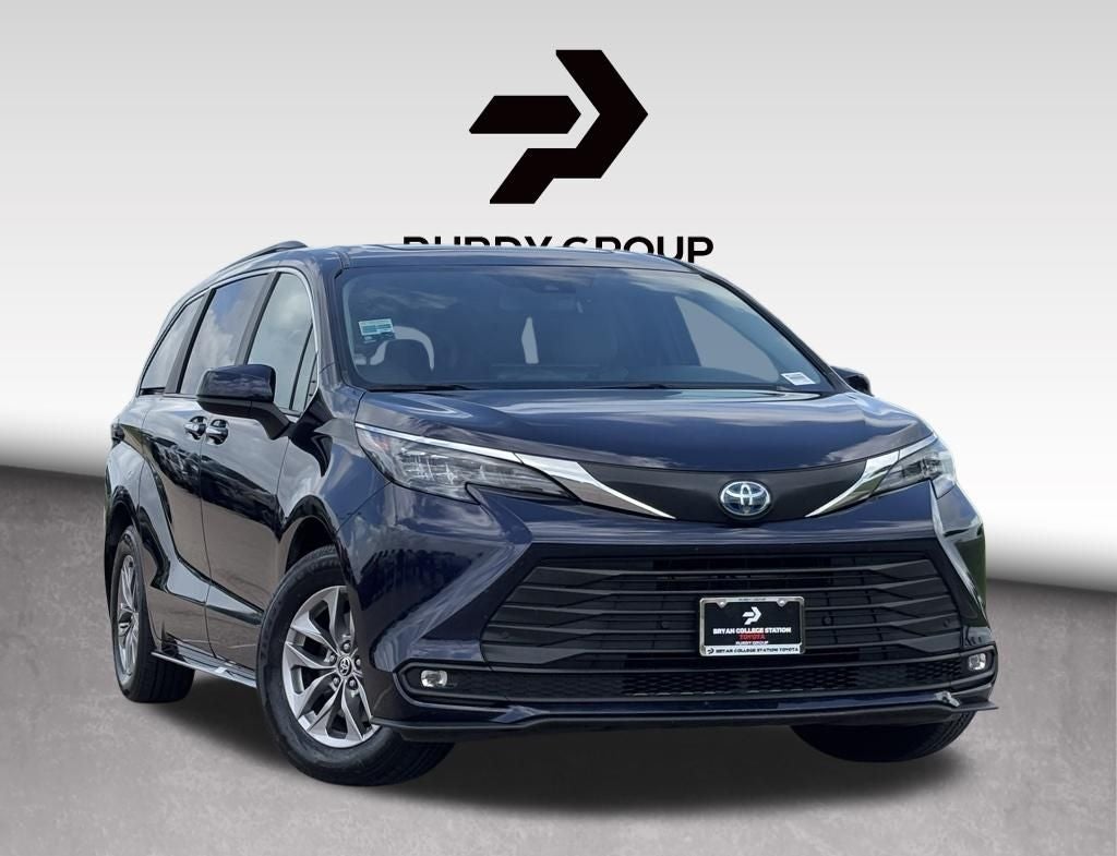 2025 Toyota Sienna XLE 8 Passenger