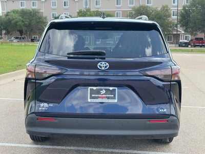 2025 Toyota Sienna XLE 8 Passenger