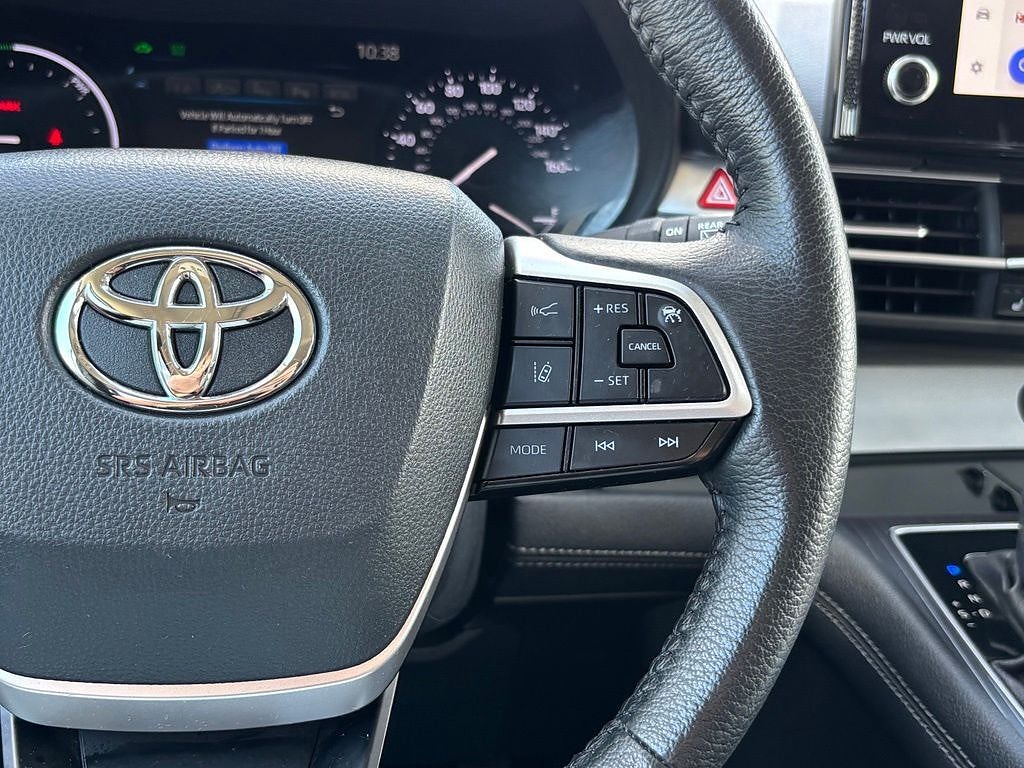 2025 Toyota Sienna XLE