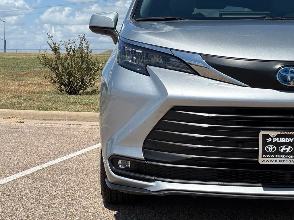 2025 Toyota Sienna XLE 8 Passenger
