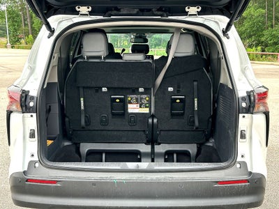 2024 Toyota Sienna XLE 8 Passenger