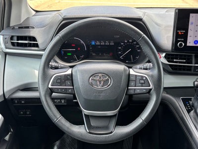 2025 Toyota Sienna XLE 8 Passenger