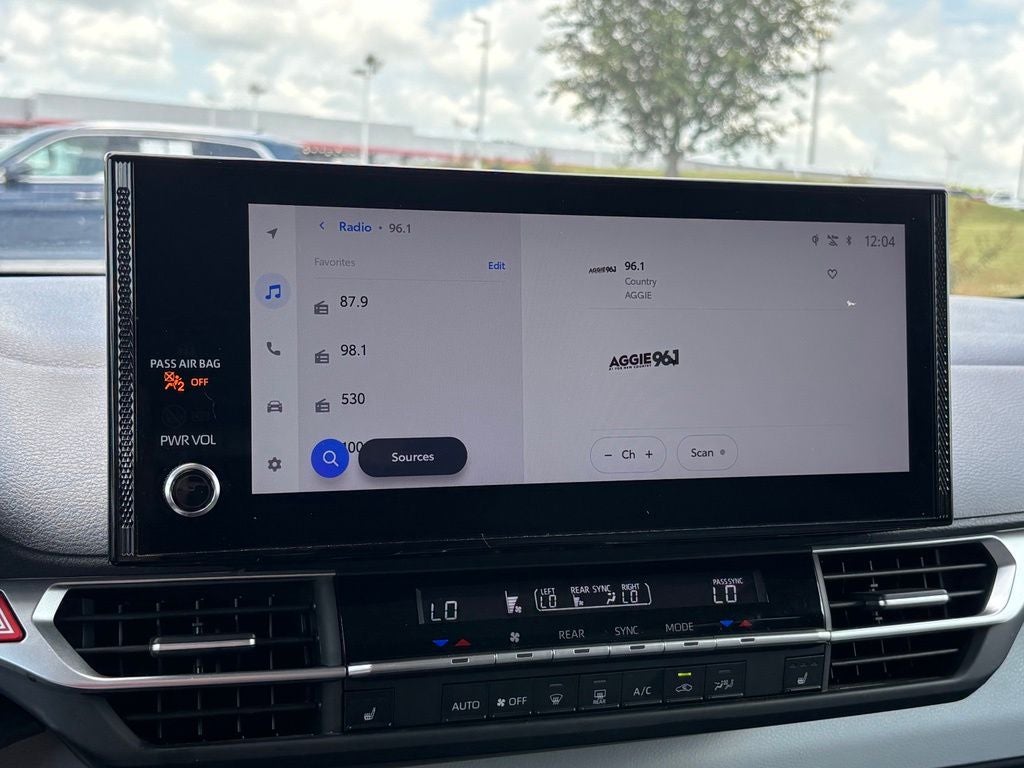 2025 Toyota Sienna XLE 8 Passenger
