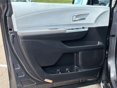 2025 Toyota Sienna XLE 8 Passenger