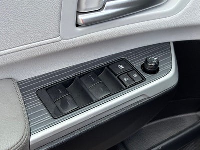 2025 Toyota Sienna XLE 8 Passenger