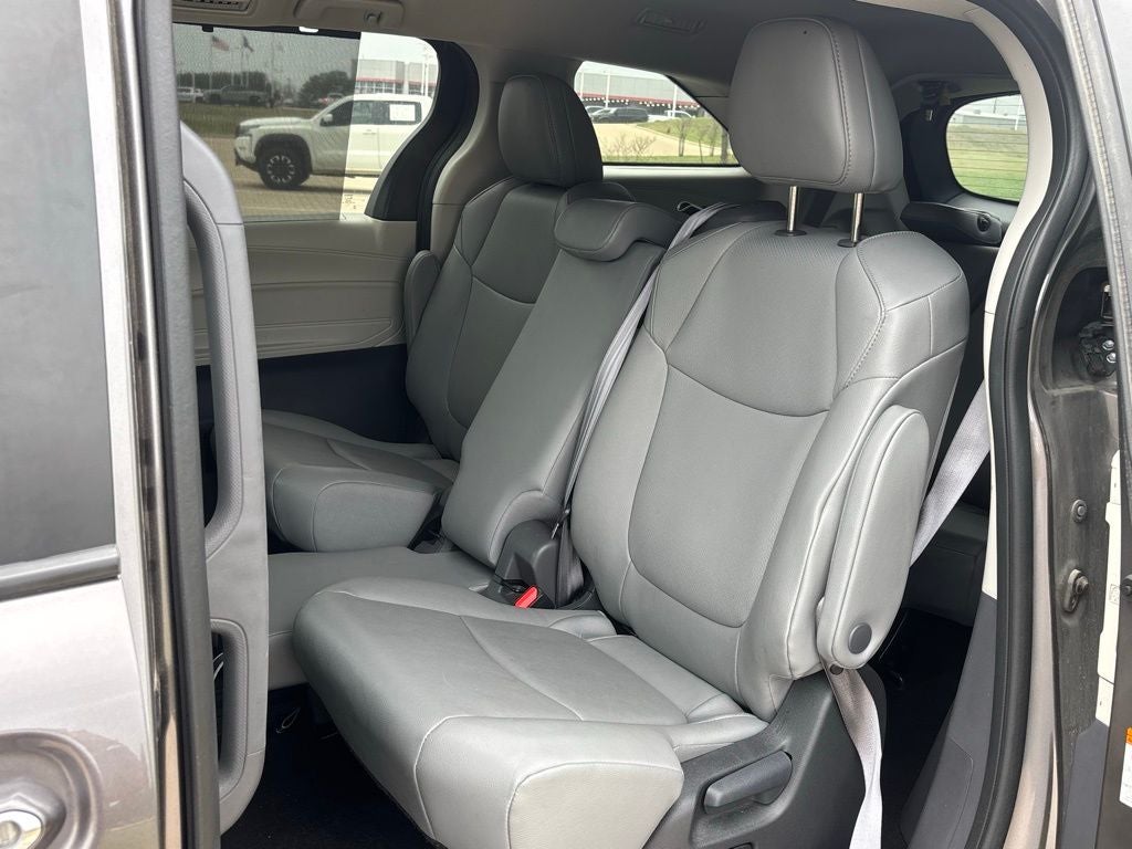 2024 Toyota Sienna XLE 8 Passenger