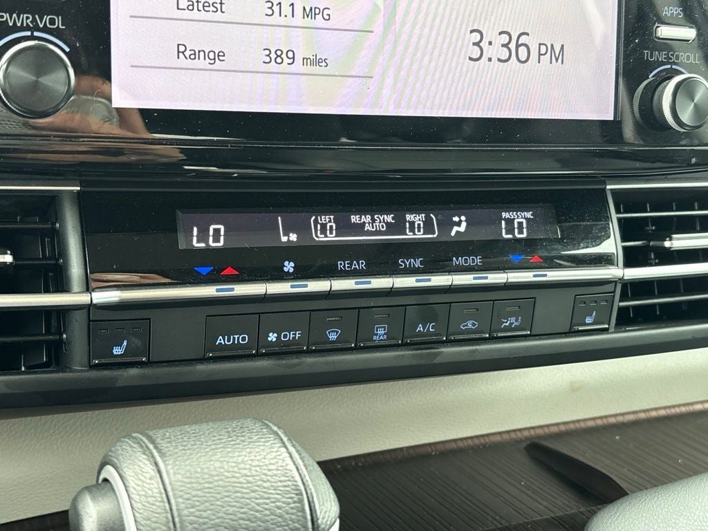 2024 Toyota Sienna XLE 8 Passenger