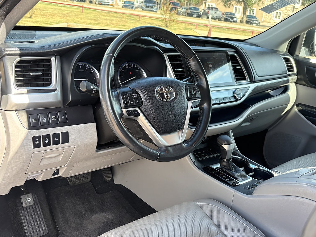 2017 Toyota Highlander Limited Platinum