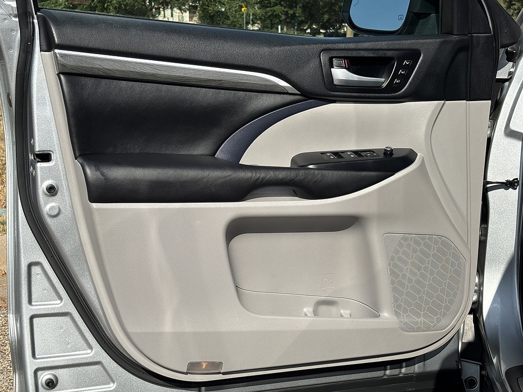 2017 Toyota Highlander Limited Platinum