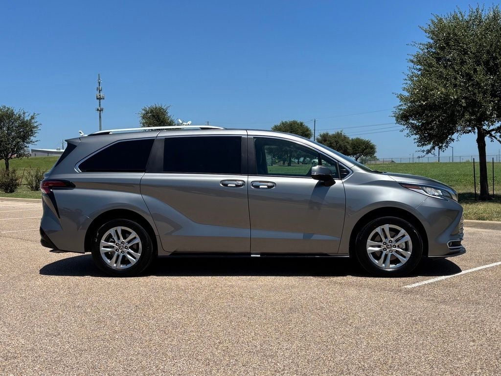 2026 Toyota Sienna Limited 7 Passenger
