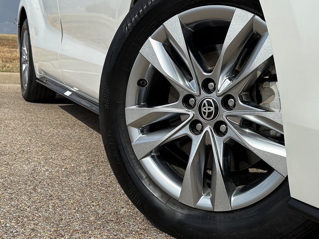 2023 Toyota Sienna Limited 7-Passenger