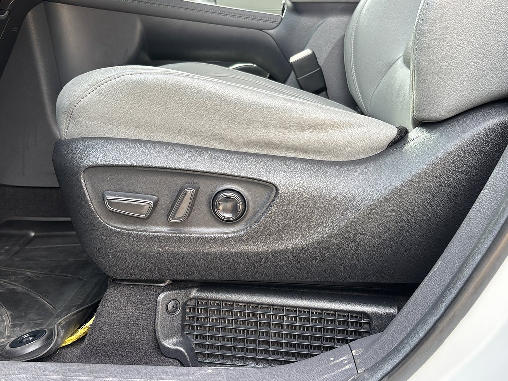2023 Toyota Sienna Limited 7-Passenger