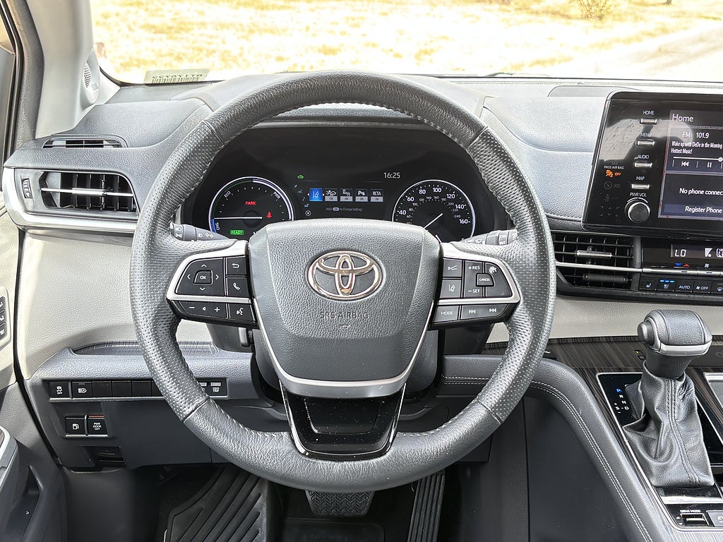 2023 Toyota Sienna Limited 7-Passenger