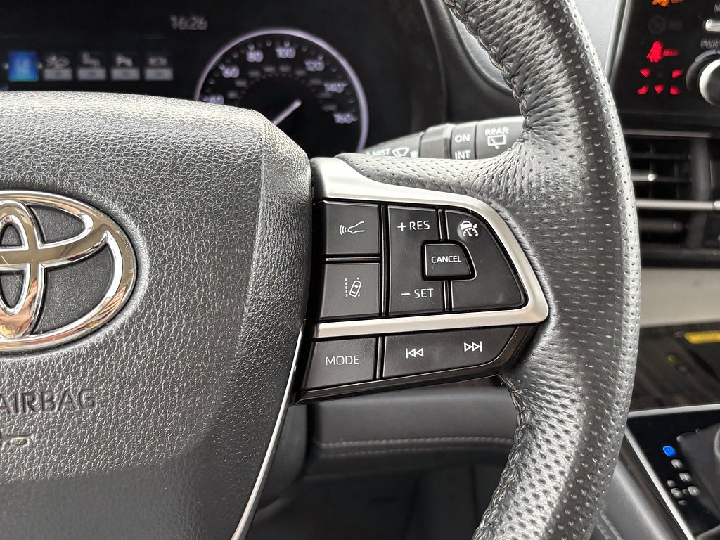 2023 Toyota Sienna Limited 7-Passenger
