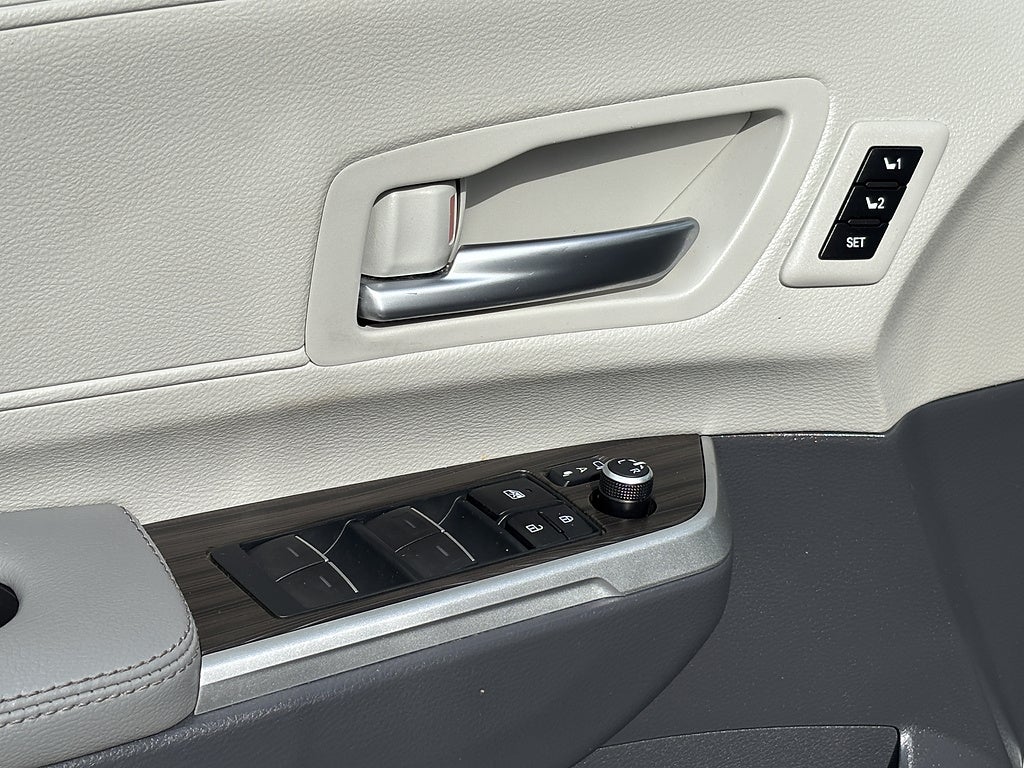 2023 Toyota Sienna Limited 7-Passenger