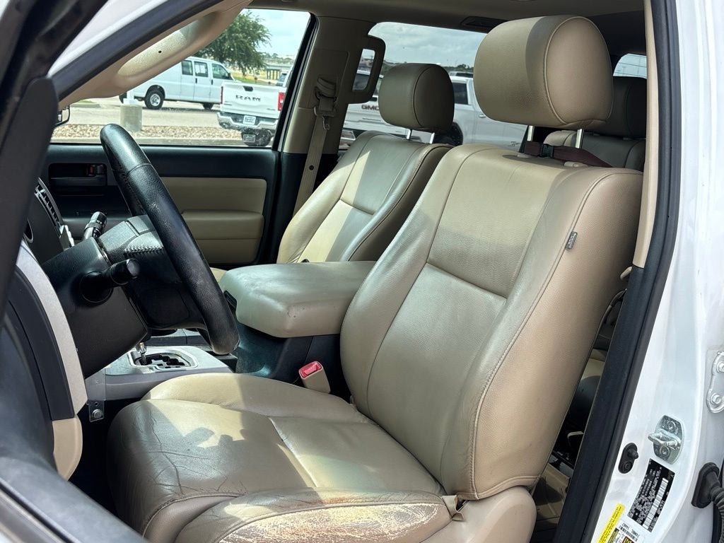 2016 Toyota Sequoia SR5 5.7L