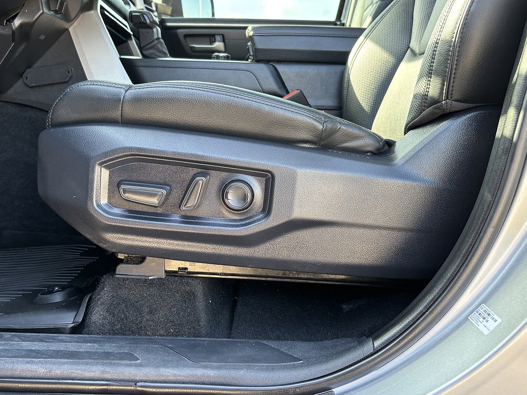 2022 Toyota Tundra 4WD SR5