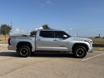 2022 Toyota Tundra 4WD SR5
