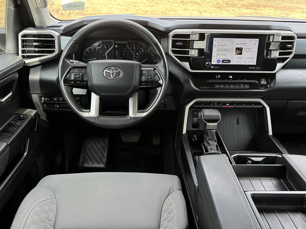 2022 Toyota Tundra 4WD SR5