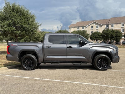2022 Toyota Tundra 4WD SR5