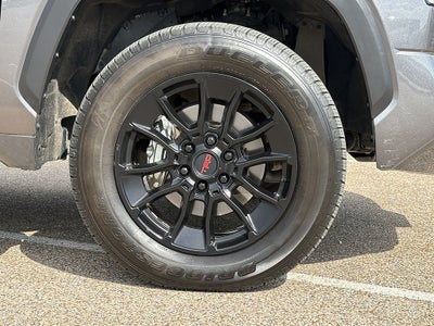 2022 Toyota Tundra 4WD SR5