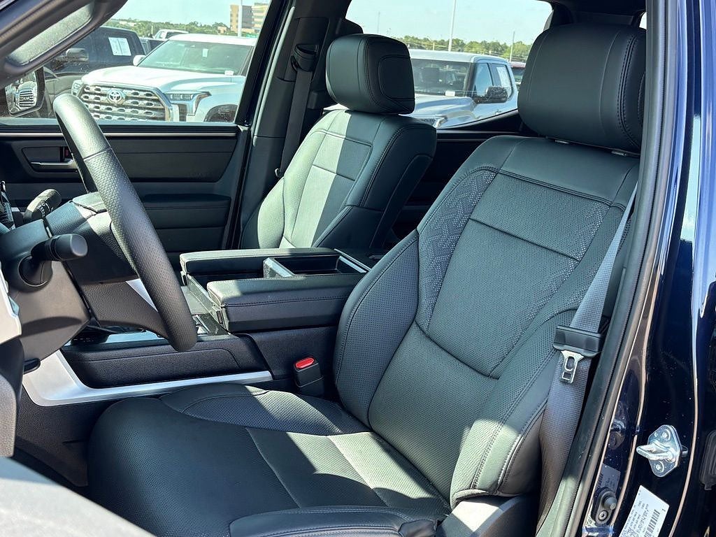 2025 Toyota Tundra 4WD SR5