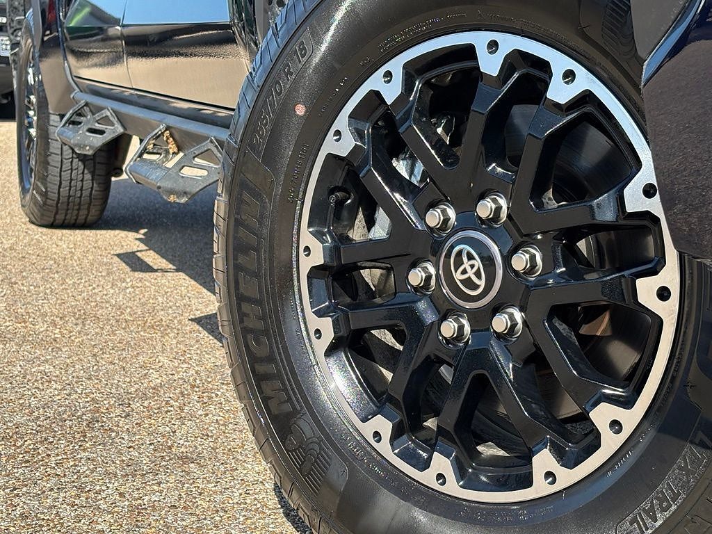 2025 Toyota Tundra 4WD SR5