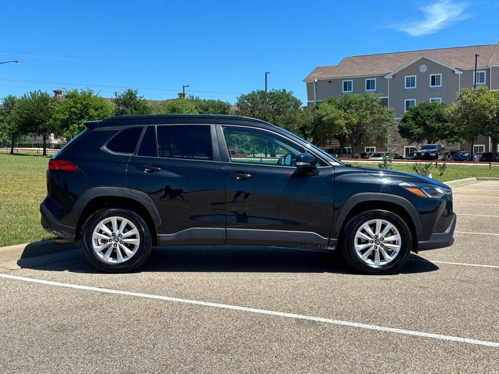 2024 Toyota Corolla Cross LE