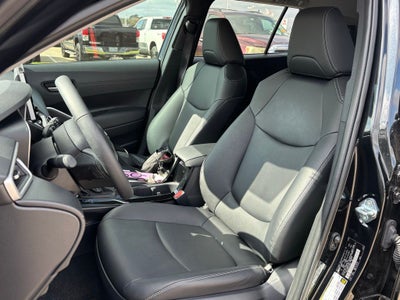 2025 Toyota Corolla Cross XLE