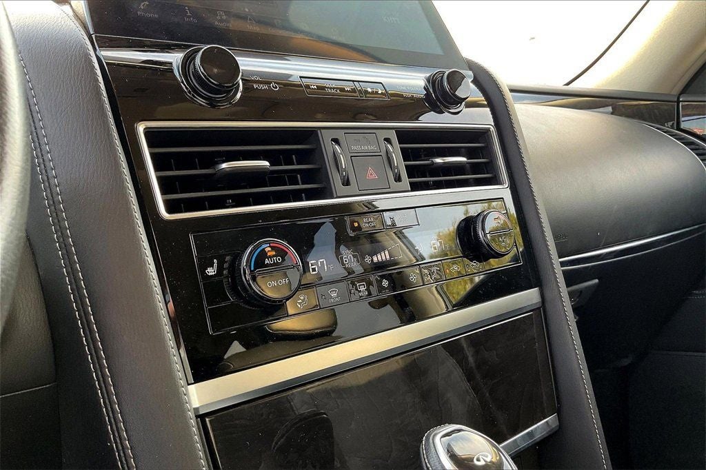 2024 INFINITI QX80 LUXE