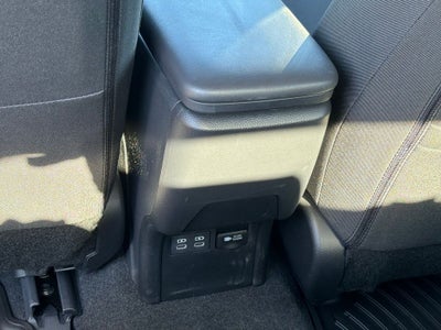 2025 Toyota Prius Plug-In Hybrid SE