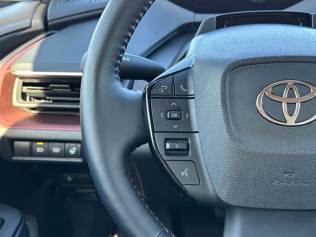 2025 Toyota Prius Plug-In Hybrid SE