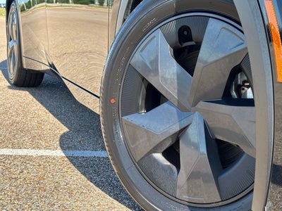 2025 Toyota Prius Plug-In Hybrid SE