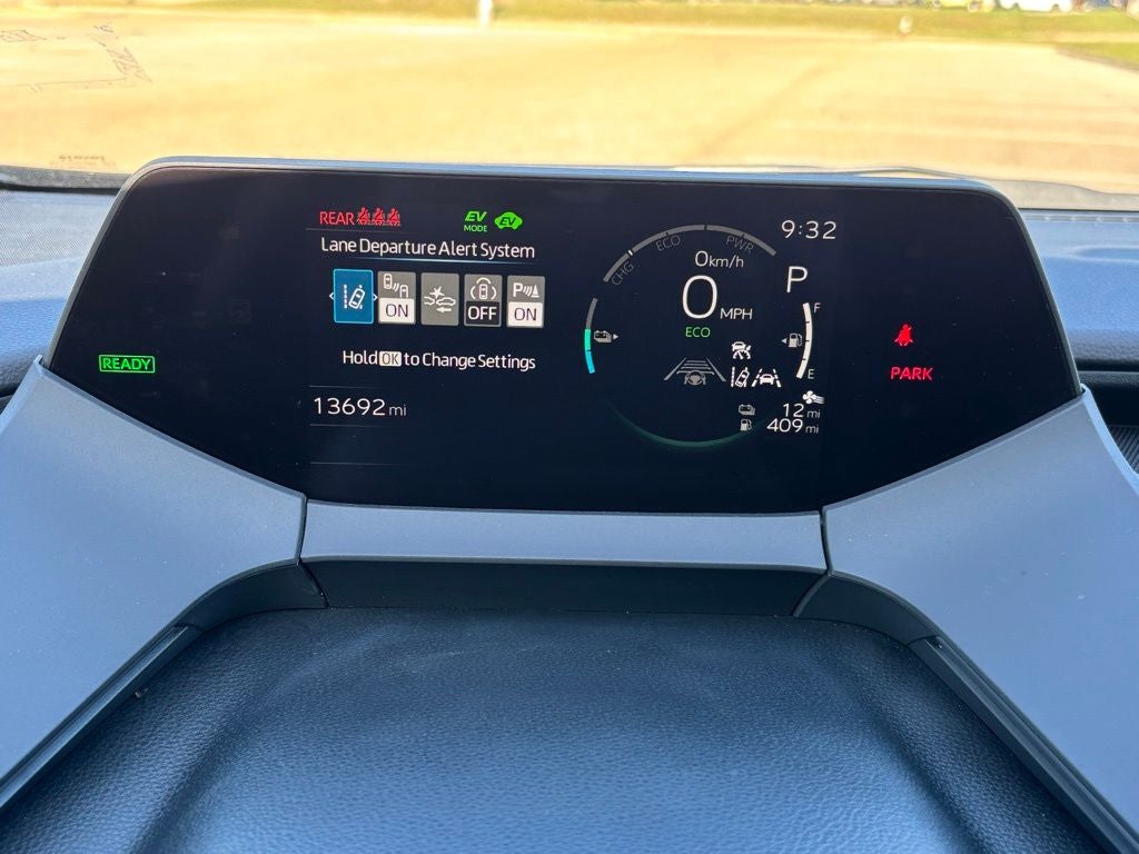 2025 Toyota Prius Plug-In Hybrid SE