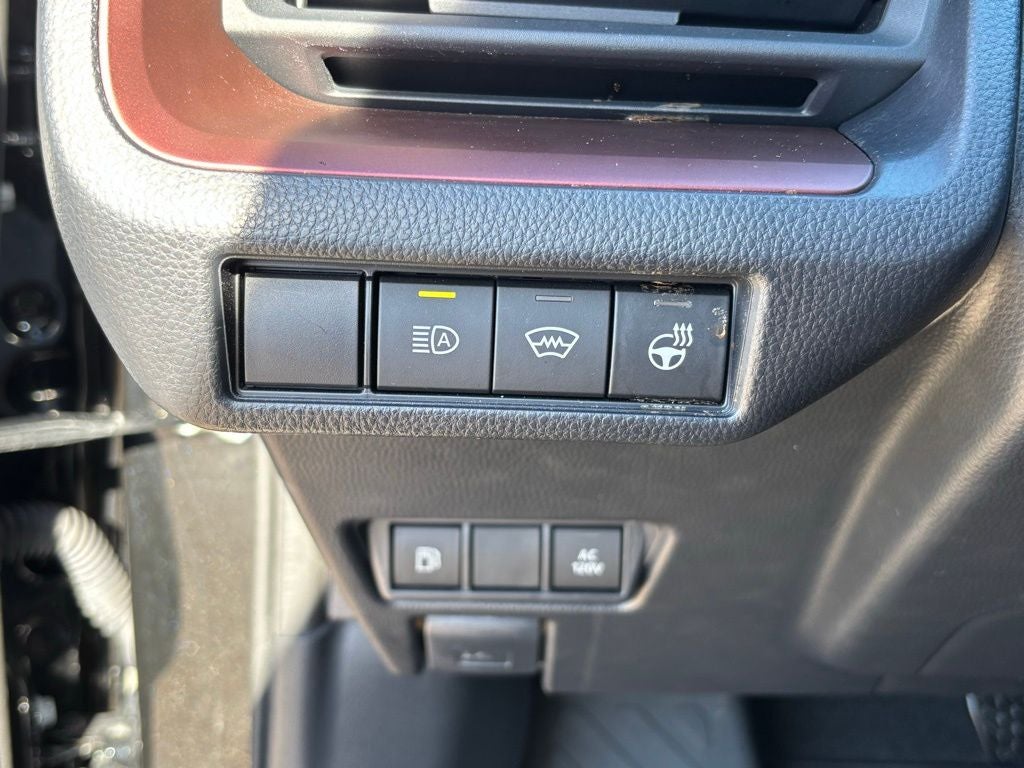 2025 Toyota Prius Plug-In Hybrid SE