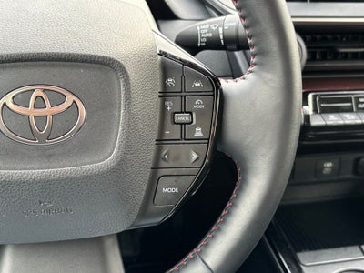 2025 Toyota Prius Plug-In Hybrid SE