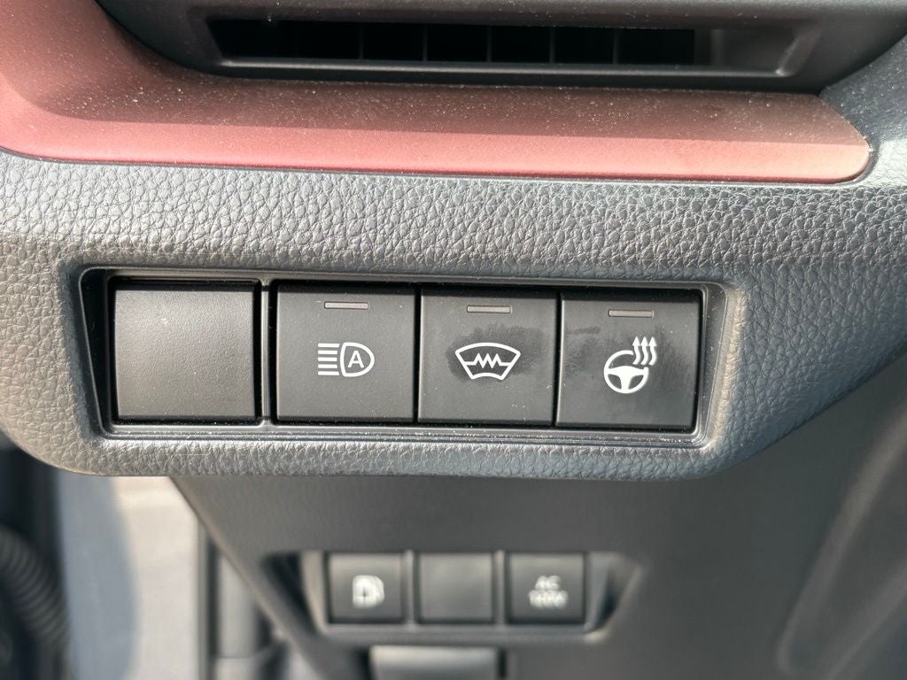 2025 Toyota Prius Plug-In Hybrid SE