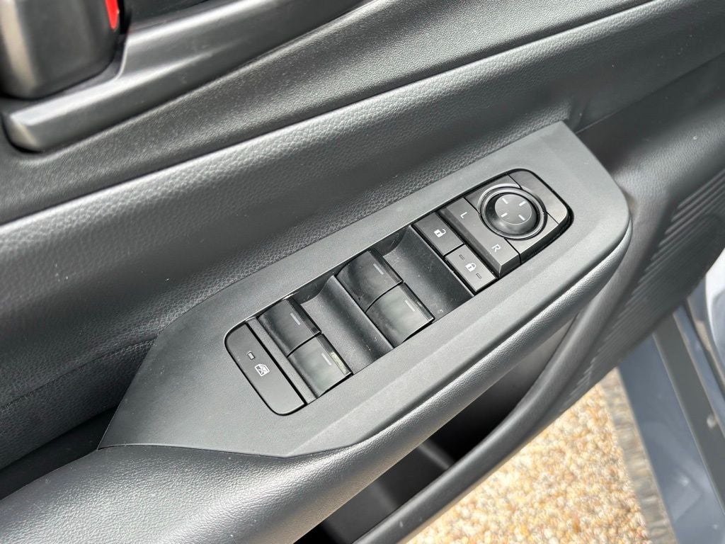 2025 Toyota Prius Plug-In Hybrid SE