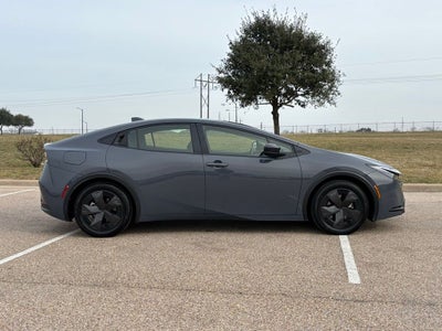 2025 Toyota Prius Plug-In Hybrid SE
