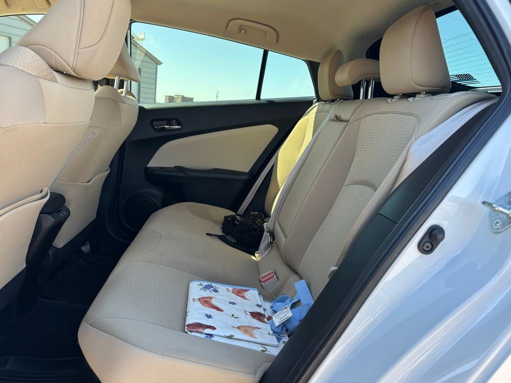 2022 Toyota Prius LE