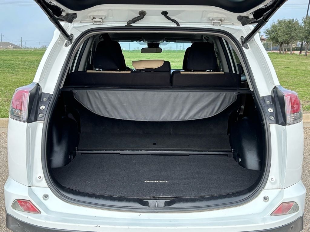 2018 Toyota RAV4 Hybrid XLE