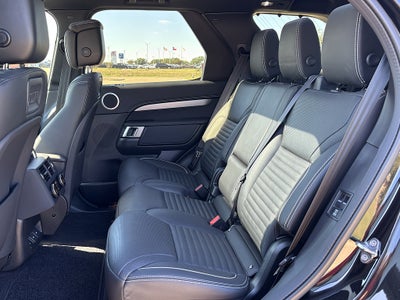 2024 Land Rover Discovery P300 Dynamic SE