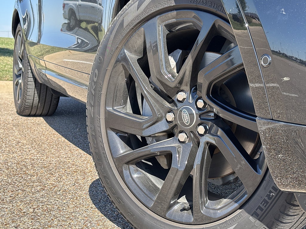 2024 Land Rover Discovery P300 Dynamic SE