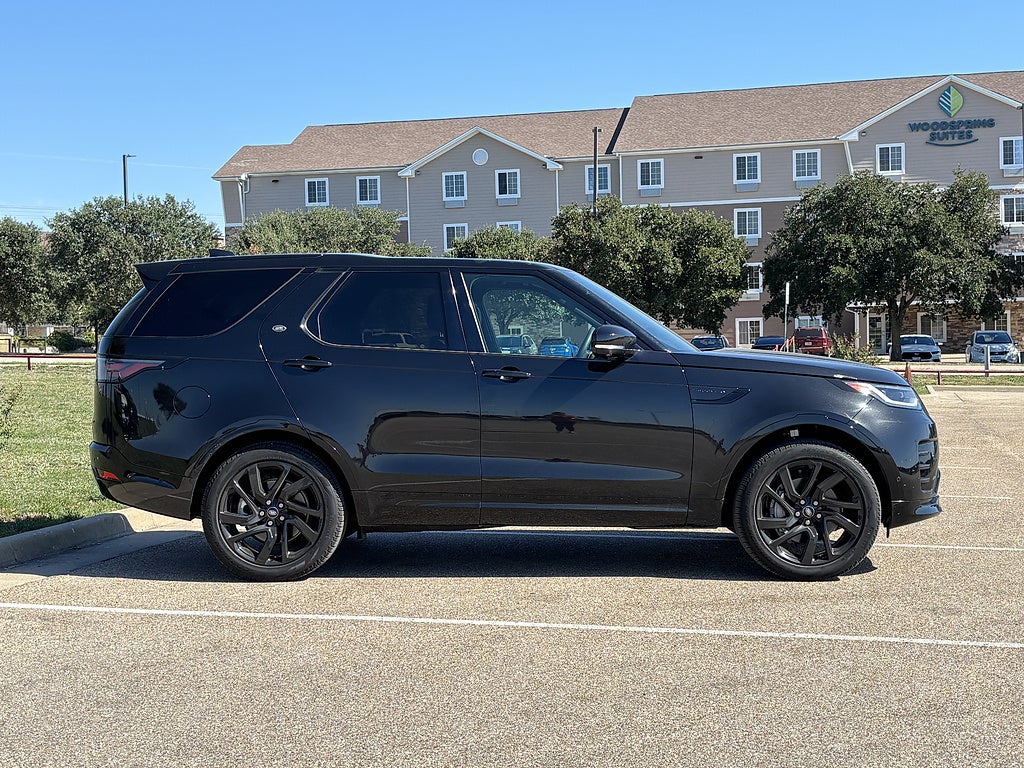 2024 Land Rover Discovery P300 Dynamic SE