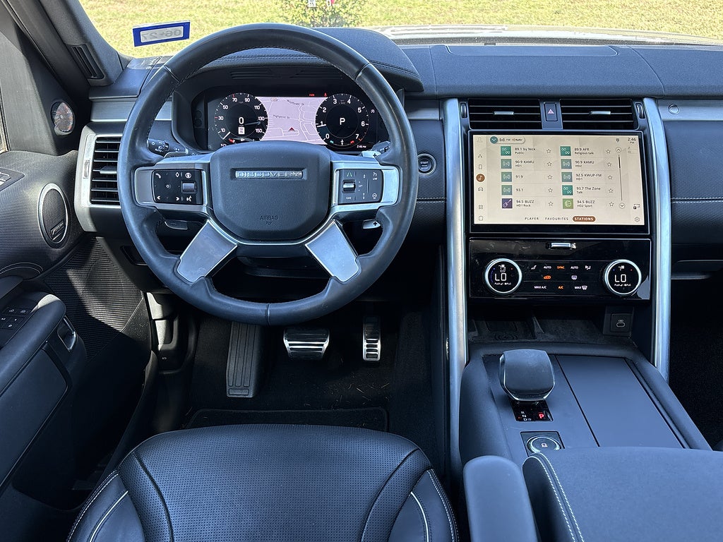 2024 Land Rover Discovery P300 Dynamic SE
