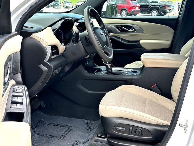 2022 Chevrolet Traverse LS w/1FL