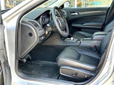 2023 Chrysler 300 Touring